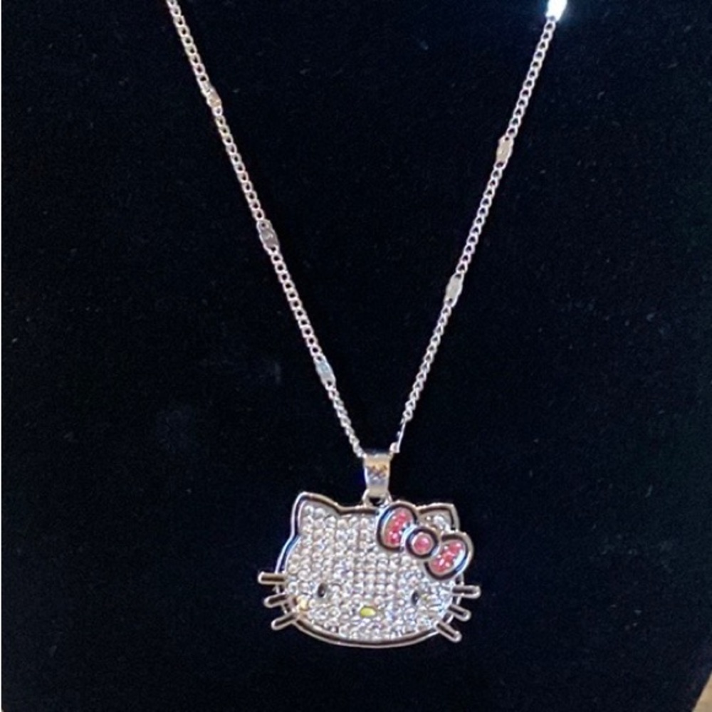 NEW HELLO KITTY NECKLACE